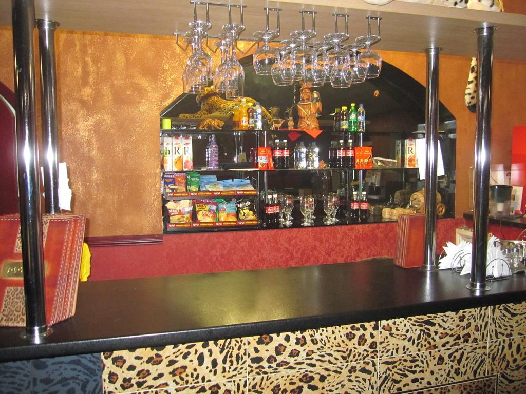 Jaguar Hotel Complex Kharkiv Eksteriør billede